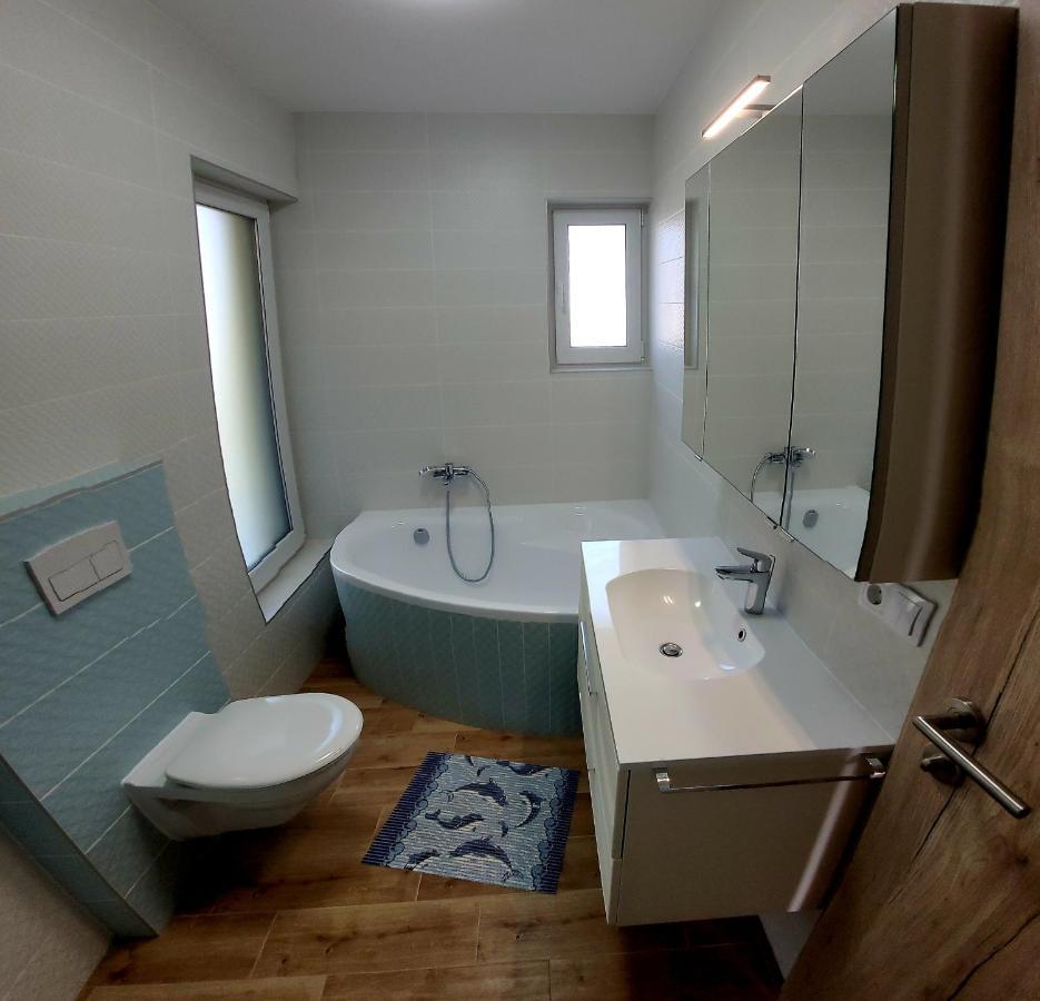Zea Apartmanhaz Apartment Балатонфенивес Екстериор снимка