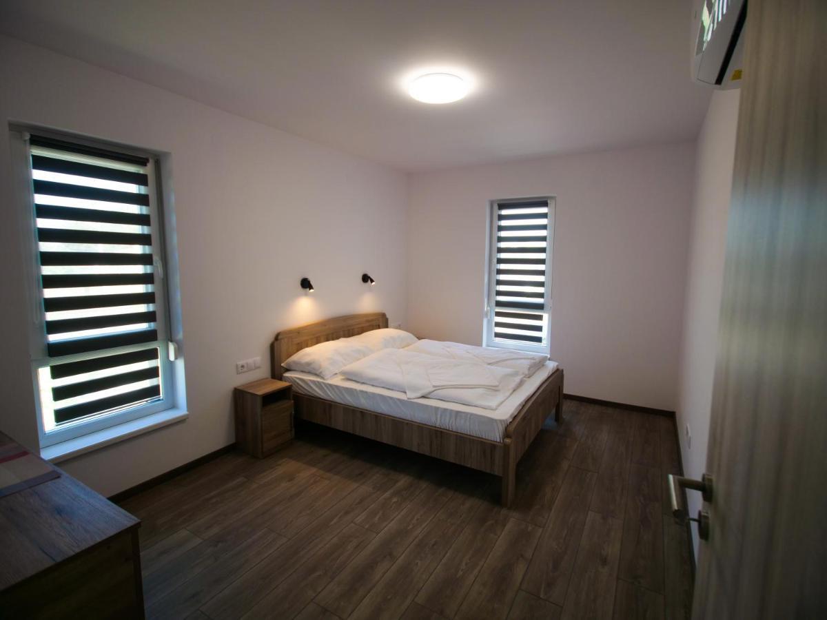 Zea Apartmanhaz Apartment Балатонфенивес Екстериор снимка