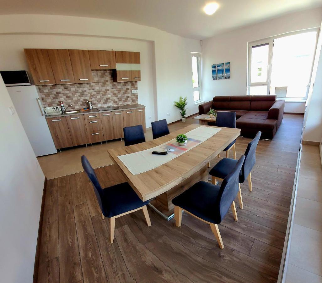 Zea Apartmanhaz Apartment Балатонфенивес Екстериор снимка