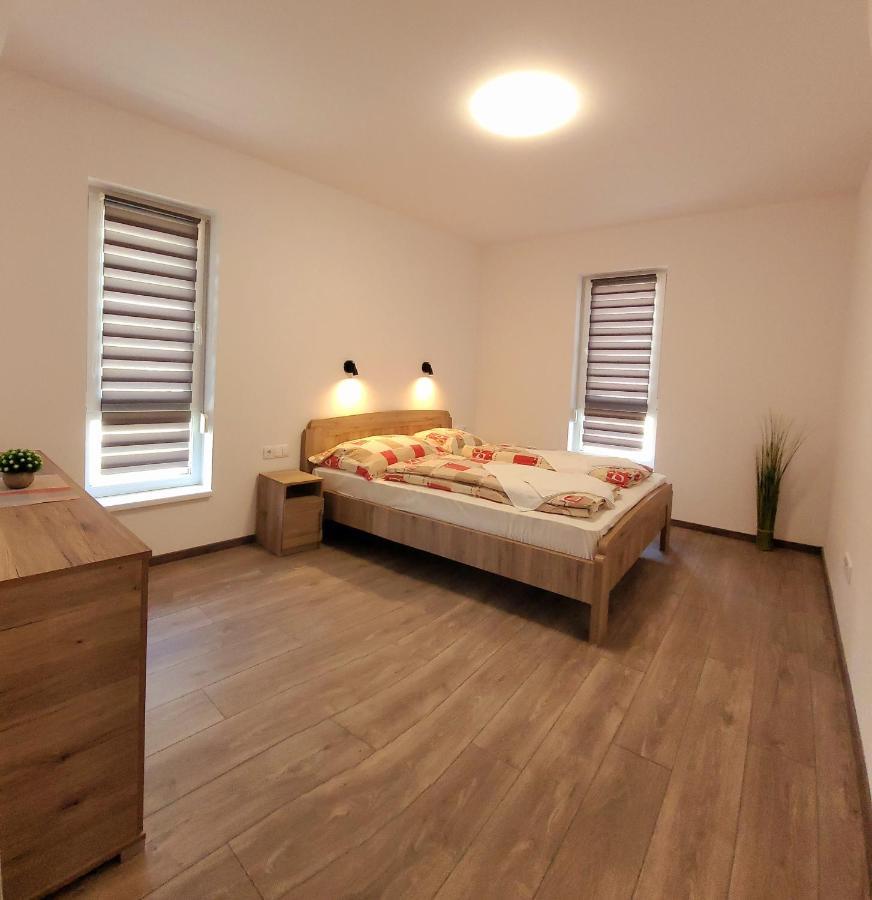 Zea Apartmanhaz Apartment Балатонфенивес Екстериор снимка