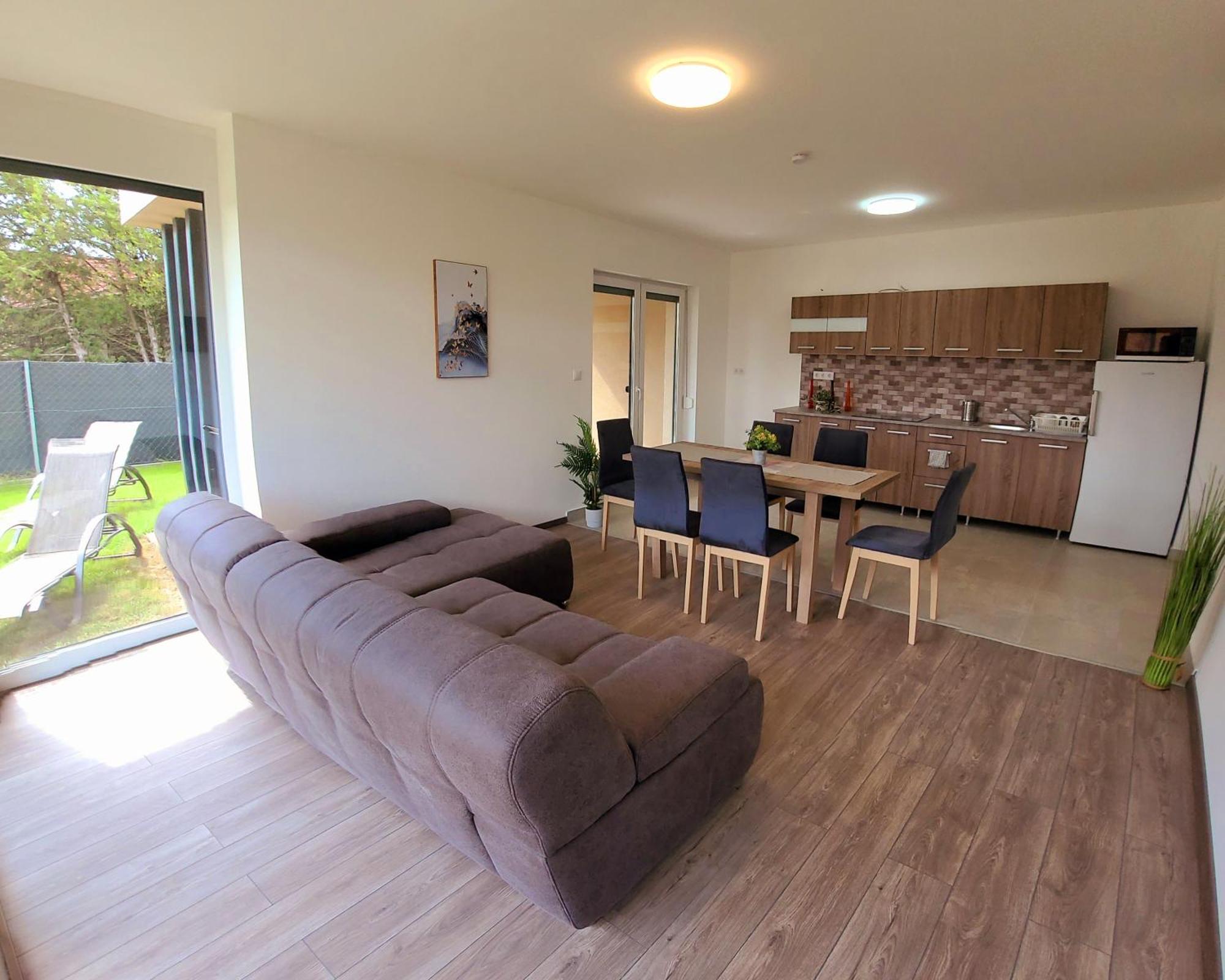 Zea Apartmanhaz Apartment Балатонфенивес Екстериор снимка